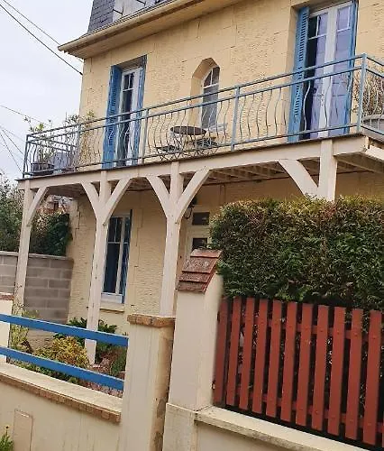 Hébergement de vacances Maison De Charme Avec Vue Mer *